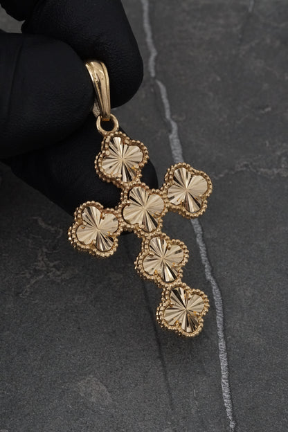Dije cruz lucky clover diamantada 6.5gr / Largo 5.1cm / Oro Amarillo Nac B