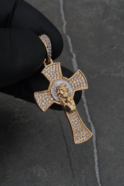 Dije cruz con cristo y swarovski blanco 5.25gr / Largo 4.3cm / Dos Oros Nac M