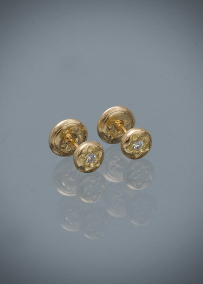 Topos estrella con swarovski blanco 0.9gr / Largo 0.45cm / Oro Amarillo Nac M