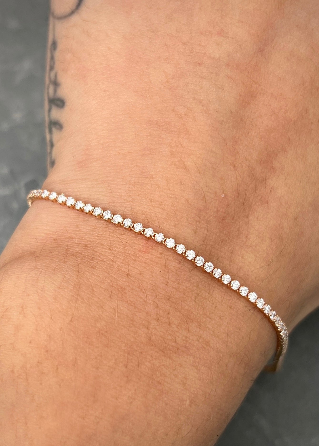 Pulso tenis con 122pts de diamantes blancos 2gr / Largo 18cm / Oro Rosado (Joya) B