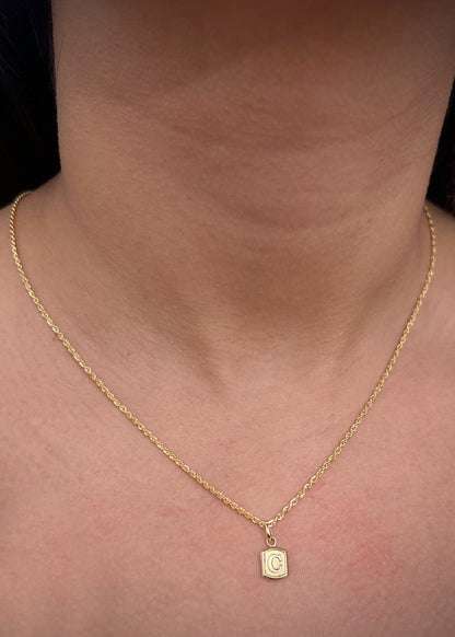 Dije letra c 0.3gr / Largo 1.5cm / Oro Amarillo Nac B