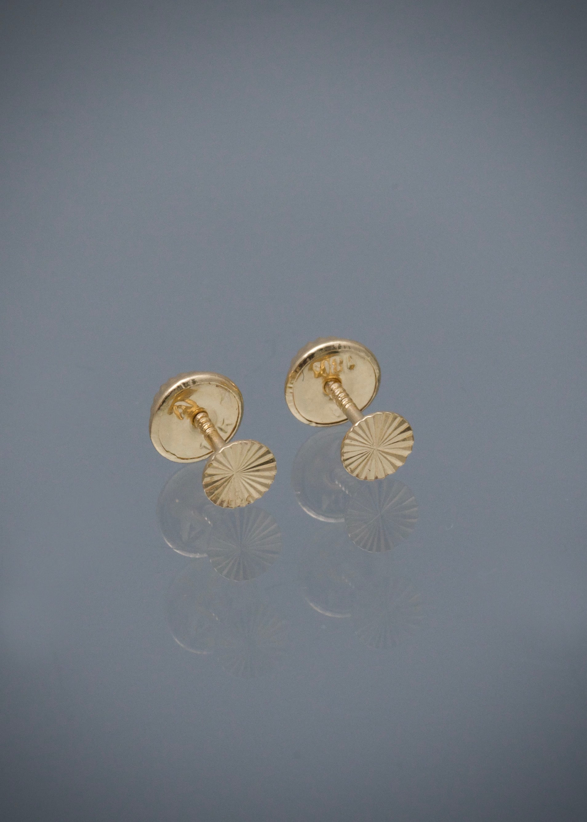 Topos circulo diamantado 0.45gr / Largo 0.4cm / Oro Amarillo Nac*
