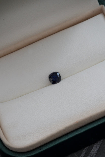 Moissanita Cuadrada Azul Con 60Pts Largo 0.5cm /  (Joya) B