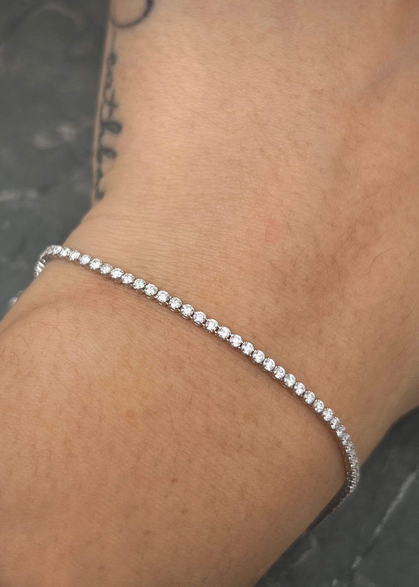 Pulso tenis con 131pts de diamantes 2.1gr / Largo 18cm / Oro Blanco (Joya) M