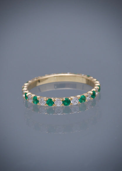 Anillo con 35pts de esmeraldas y 43pts de diamantes 1.25gr / TALLA 5 / Oro Amarillo (Joya) B
