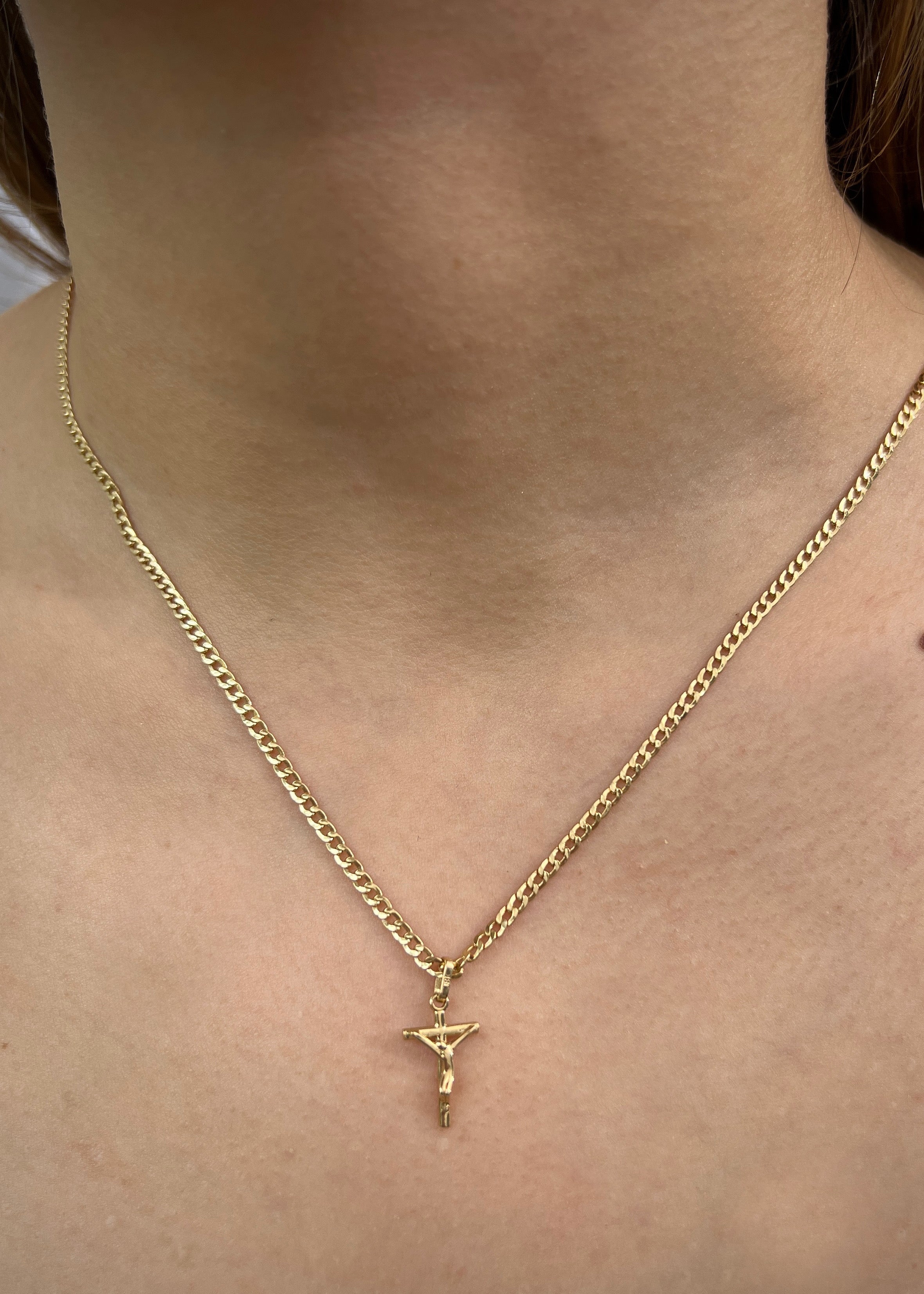 Dije cruz con cristo 0.7gr / Largo 2cm / Oro Amarillo Nac*