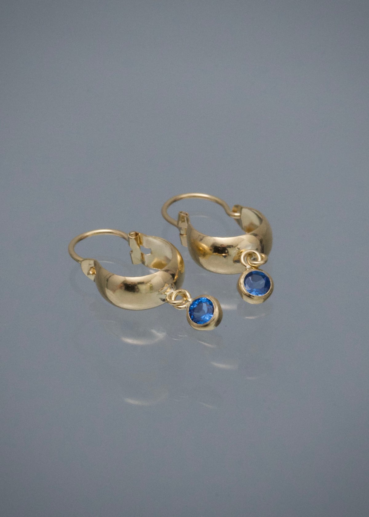 Candongas con Swarovski Azul 0.7gr / 1.8cm / 4.1mm — Oro Amarillo