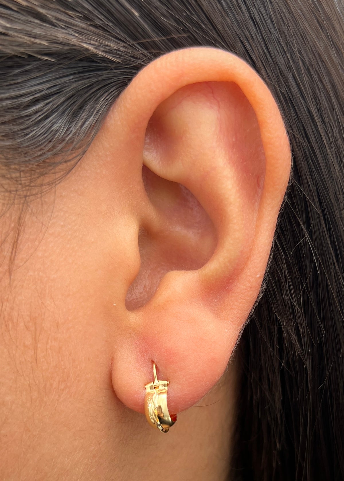 Candongas con Detalle 0.65gr / 1.3cm / 4.1mm — Oro Amarillo