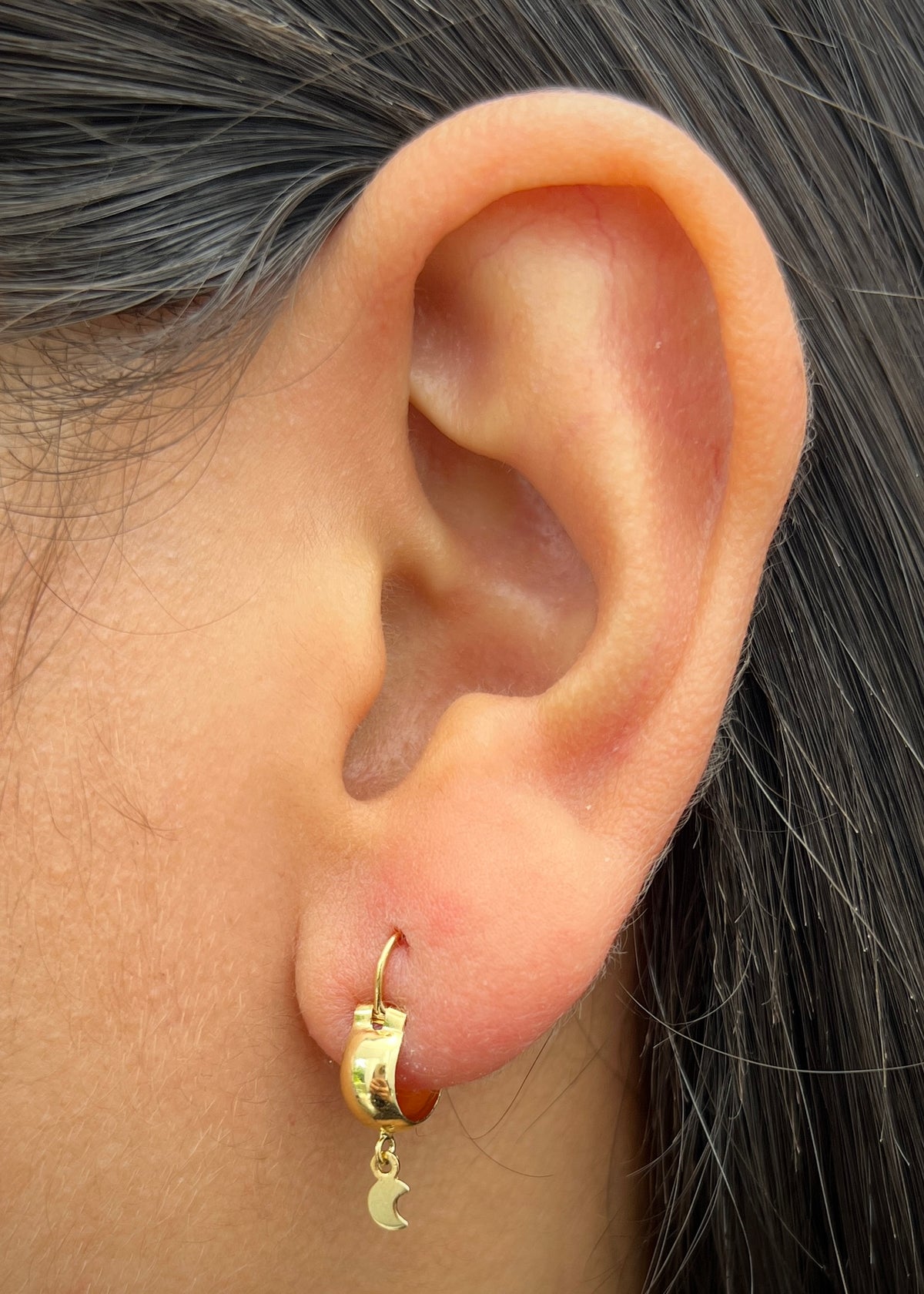 Candongas con Luna 0.65gr / 1.8cm / 4.1mm — Oro Amarillo