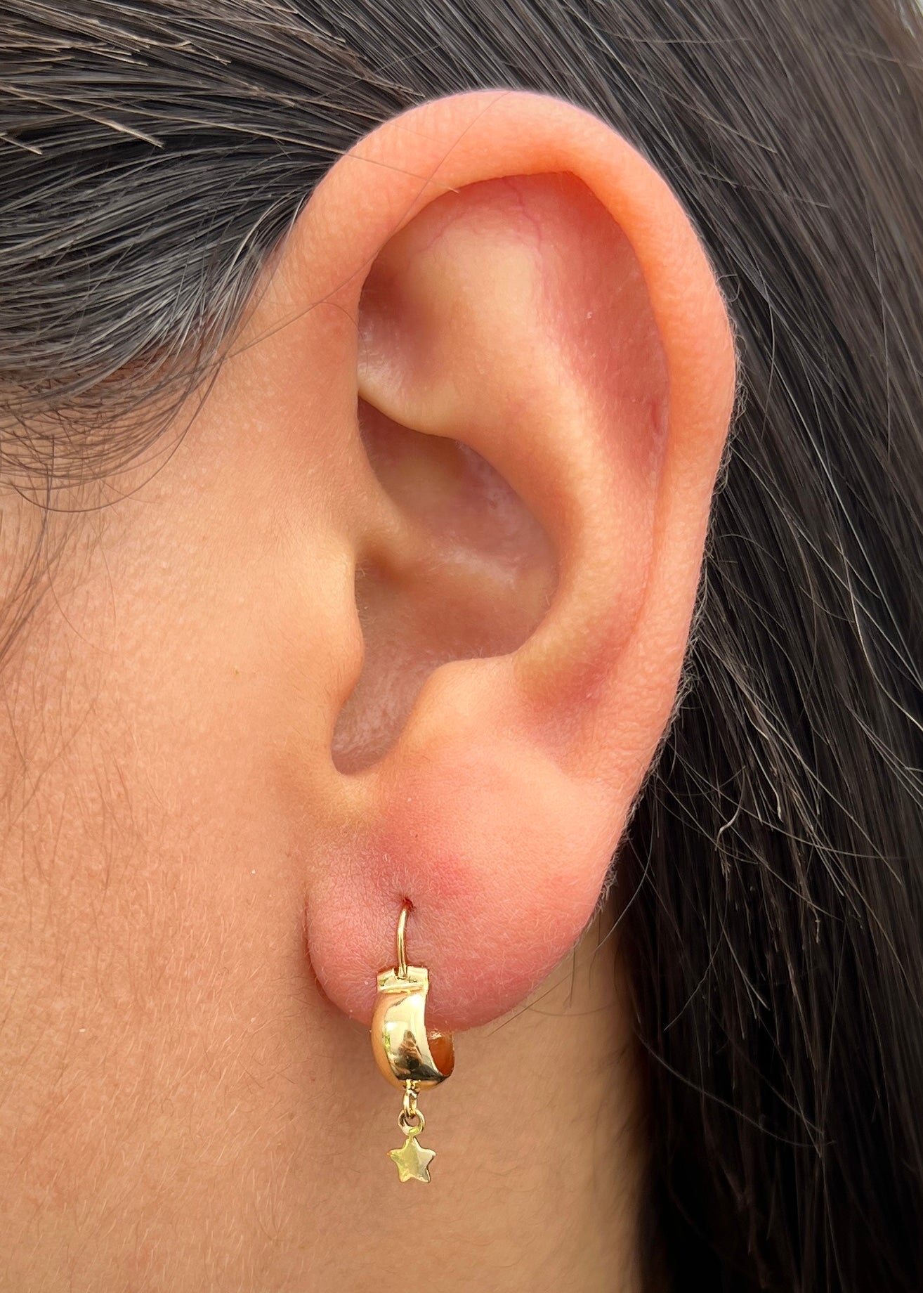 Candongas con Estrella 0.65gr / 1.8cm / 4.1mm — Oro Amarillo