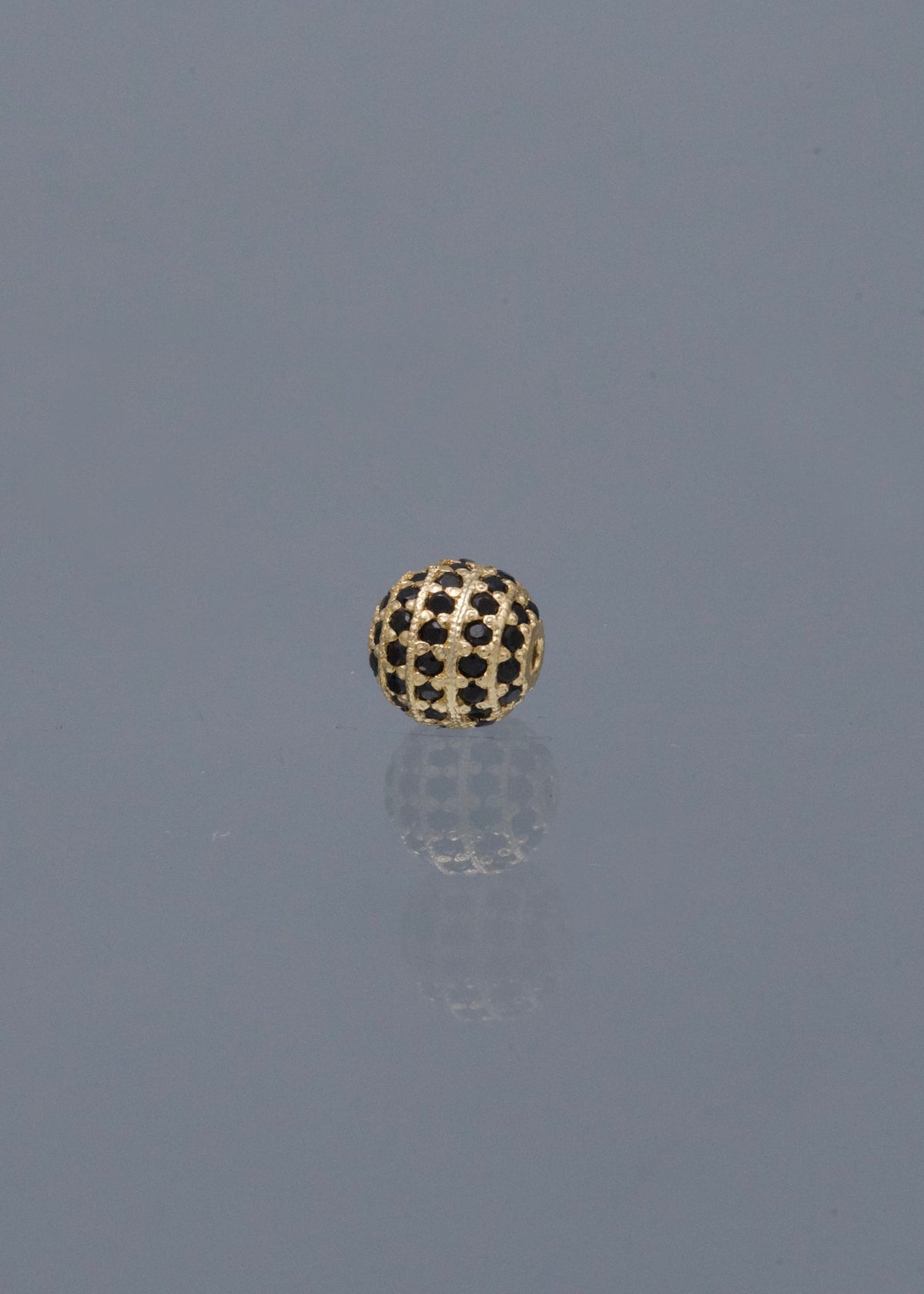 Herraje Bola de Fuego con Swarovski Negro 0.9gr / 0.6cm / 6.1mm — Oro Amarillo