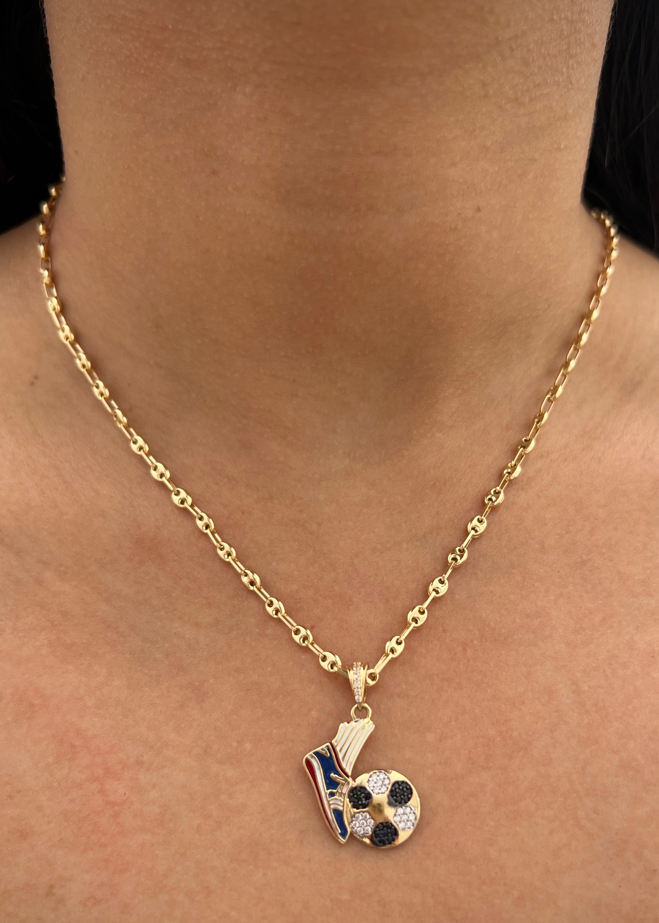 Dije balon con swarovski blanco y negro 2.7gr / Largo 2.6cm / Oro Amarillo Nac M