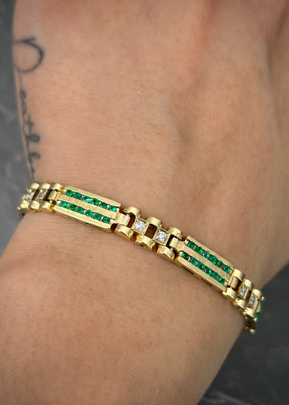 Pulso rustico con 160pts de esmeralda y 42pts de Diamante 23.9gr / Largo 18cm / Oro Amarillo (Joya) M