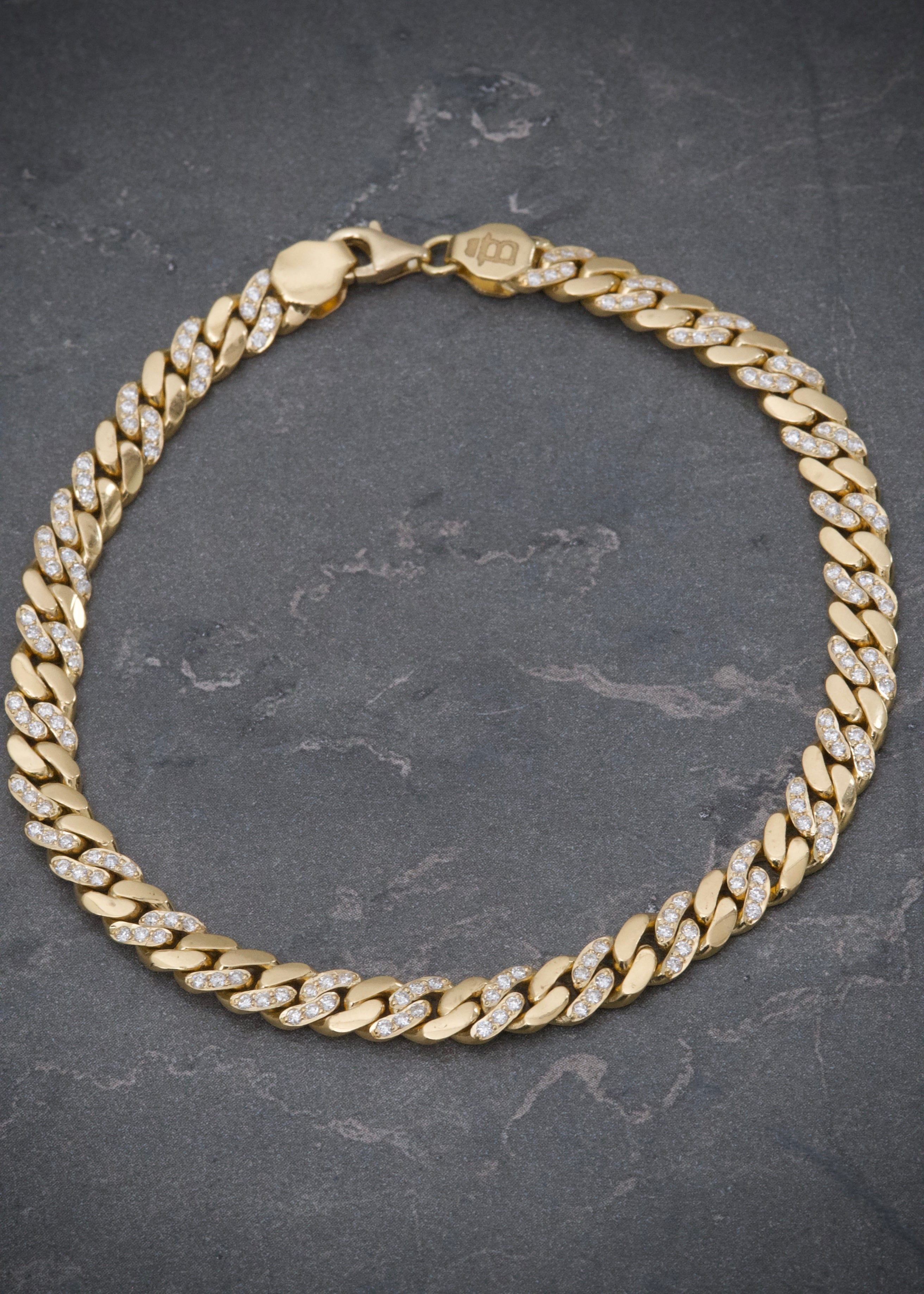 Pulso cubano con 110pts de diamantes 15.2gr / Largo 19.5cm / Oro Amarillo (Joya) M