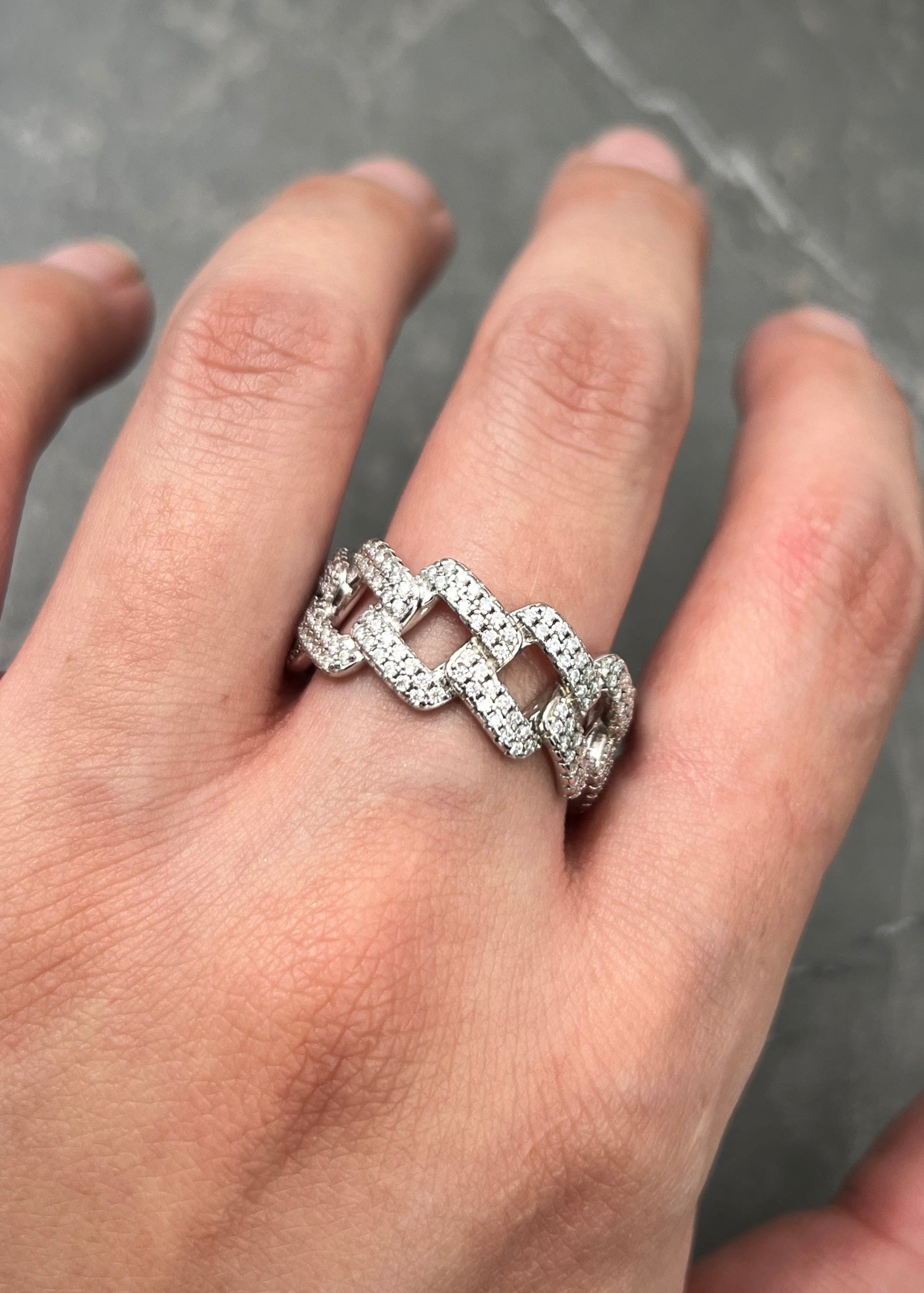 Anillo dubai con 140pts de moissanita 7.05gr / TALLA 9 1/2 (Joya) B