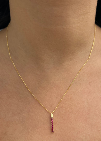 Dije con Swarovski Fucsia 0.25gr / 1.9cm / 1.8mm — Oro Amarillo