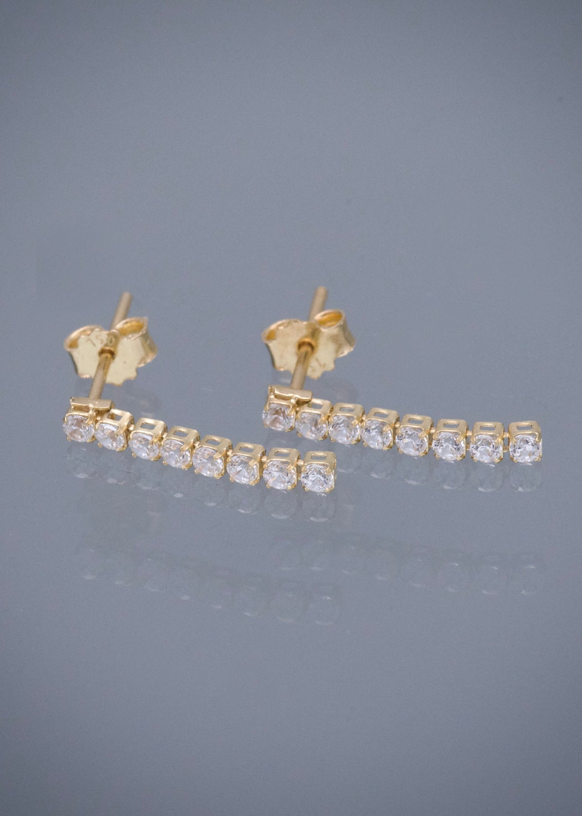 Topos con Swarovski Blanco 0.85gr / 1,6cm / 1.8mm — Oro Amarillo