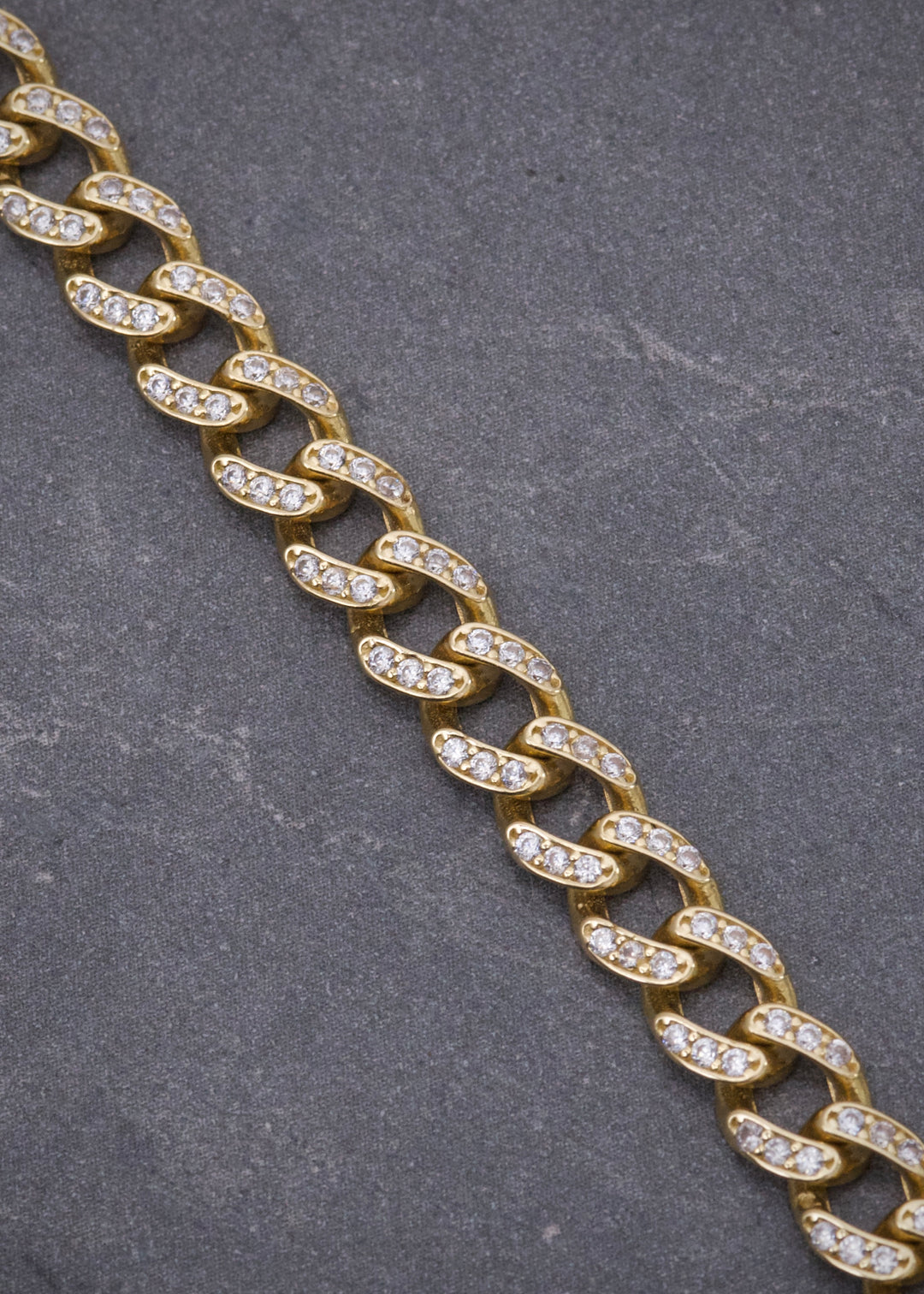 Pulso Cubano con Swarovski Blanco 11.25gr / 19.5cm / 5.9mm — Oro Amarillo