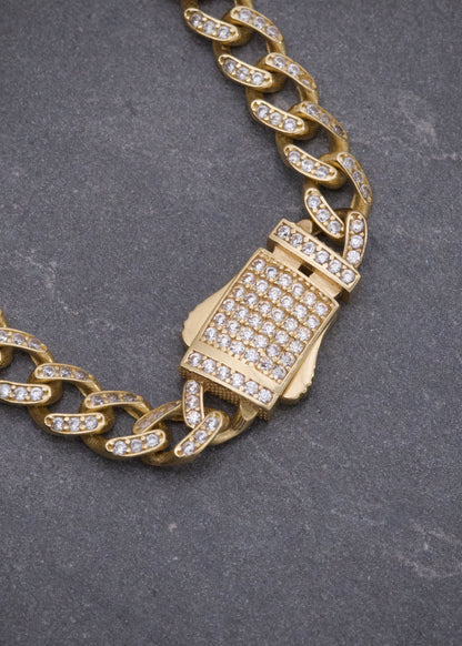 Cadena Cubana con Swarovski Blanco 25.1gr / 50cm / 5.9mm — Oro Amarillo