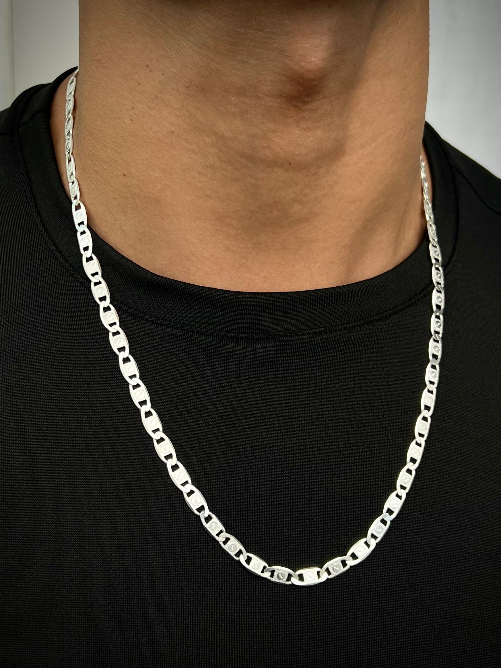 Cadena plana con grabado 21.1gr / Largo 60cm / Plata B