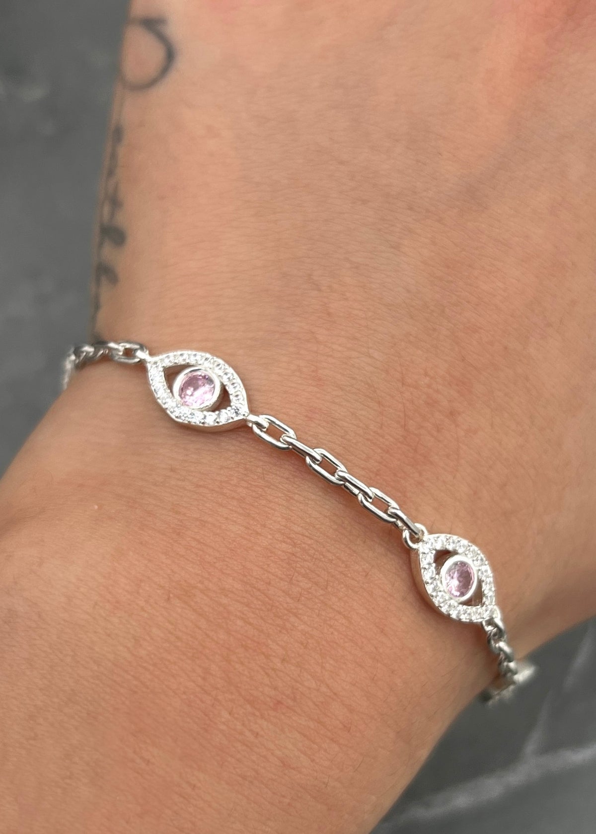 Pulso Ojo Turco con Swarovski Rosado y Blanco 6.7gr / 19cm / 7.4mm — Plata 925