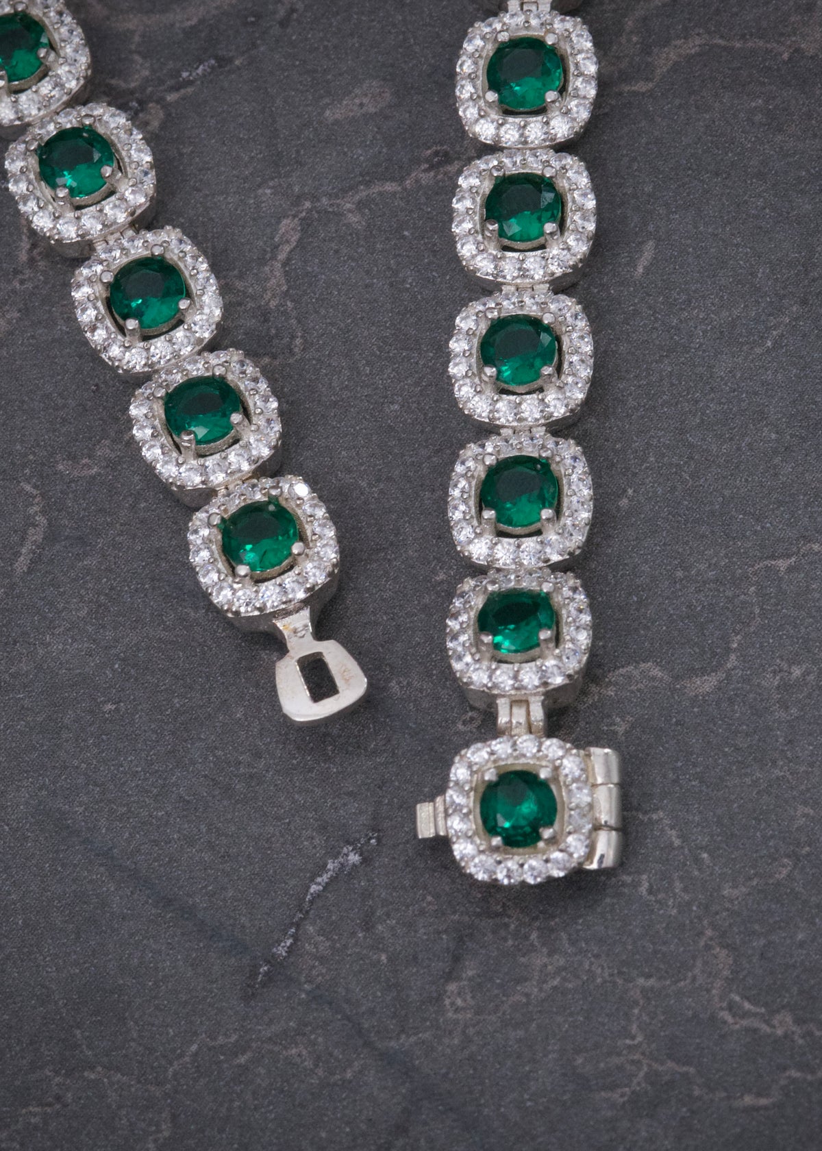 Cadena Tenis con Swarovski Verde y Blanco 56.45gr / 50cm / 7.7mm — Plata 925
