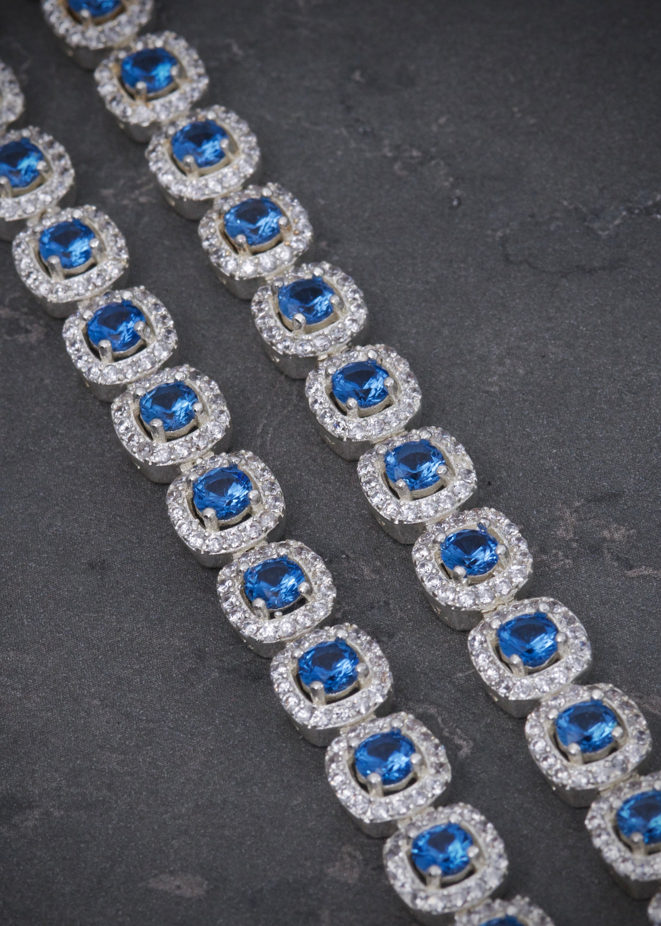 Cadena tenis con swarovski blanco y azul 63.95gr / Largo 58cm / Plata B