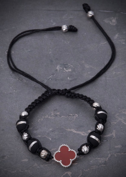 Pulsera en hilo negro con herraje lucky clover 2.86gr — Oro Blanco