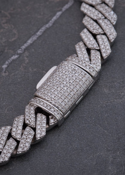 Pulso dubai con 350pts de moissanita 26.3gr / Largo 19cm / Plata B