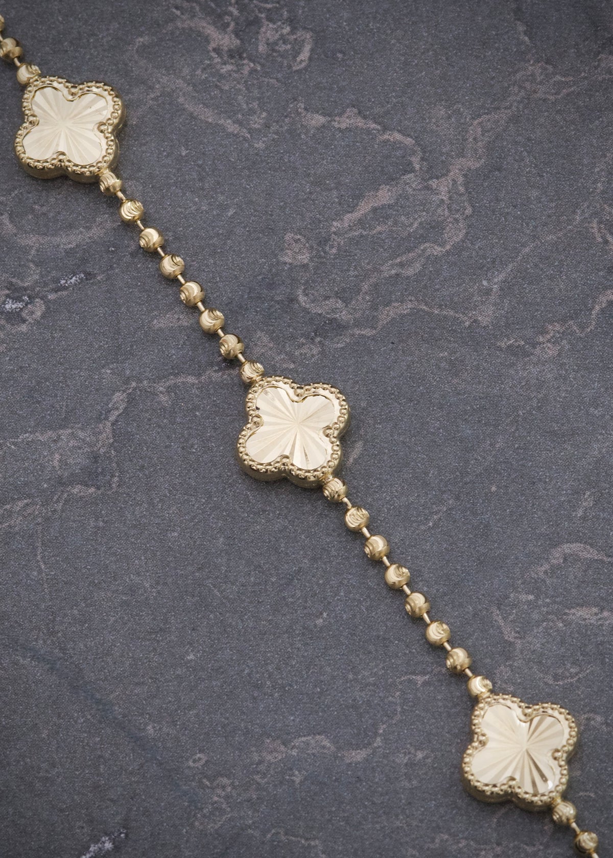 Pulso Lucky Clover Diamantado 5.1gr / 18cm / 10mm — Oro Amarillo