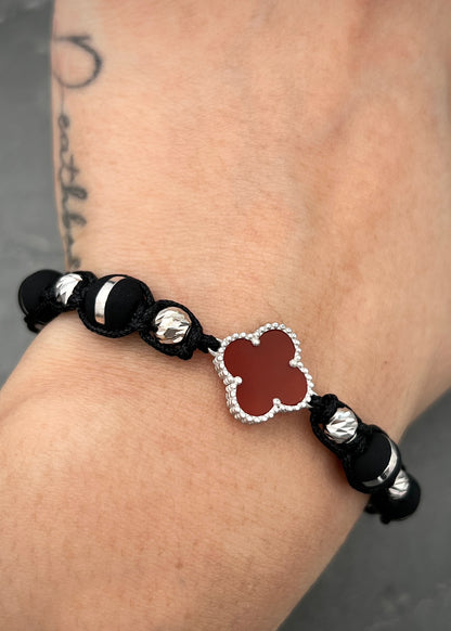 Pulsera en hilo negro con herraje lucky clover 2.86gr — Oro Blanco