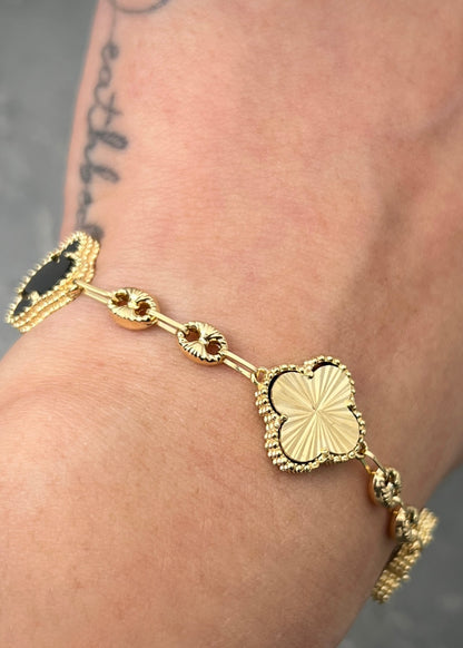 Pulso lucky clover piedra negra y diamantado 10.7gr / Largo 20cm / Oro Amarillo (Joya) M