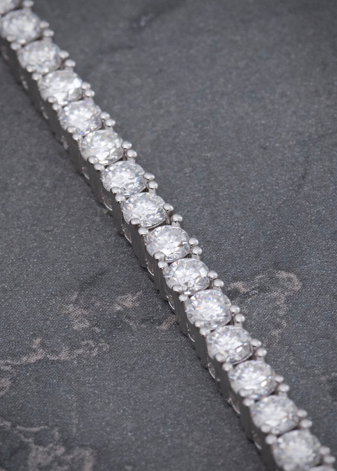 Pulso tenis con 490pts de moissanita 10.7gr / Largo 17cm (Joya) — — Plata