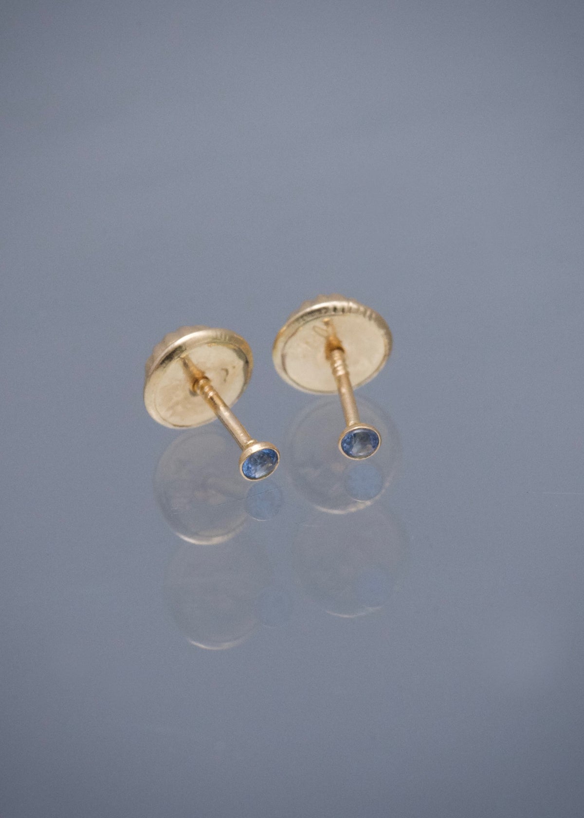 Topos Circulo con Swarovski Azul 0.35gr / 0.2cm / 2mm — Oro Amarillo