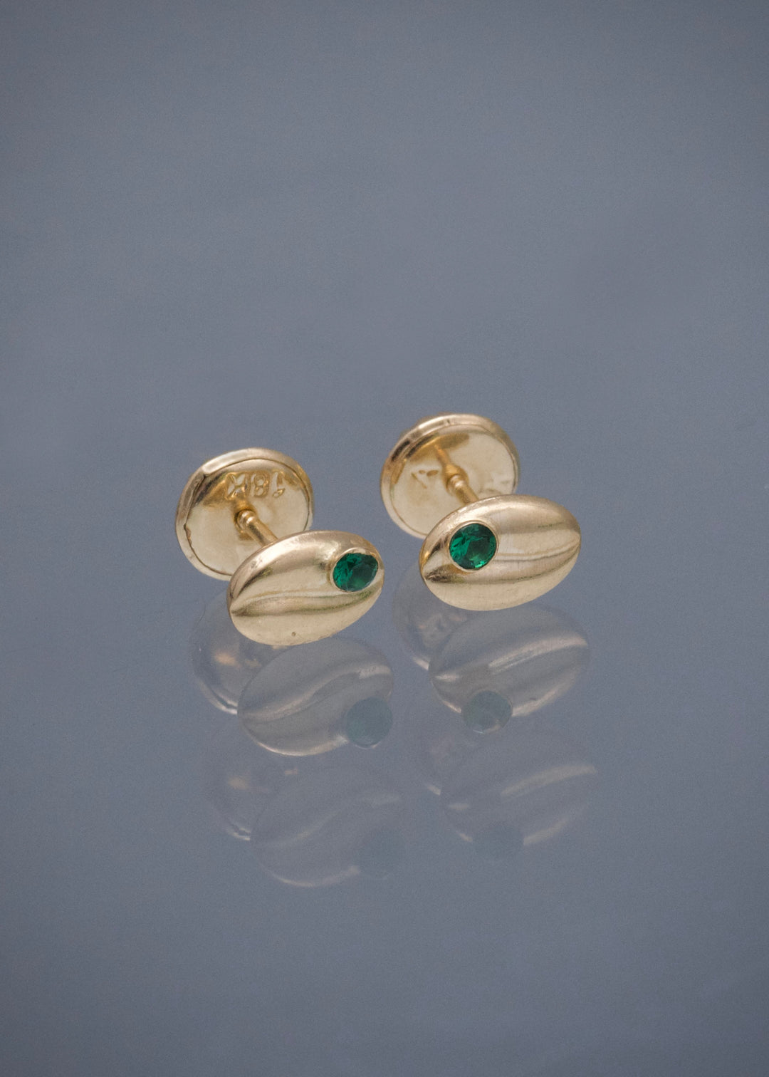 Topos grano de Cafe con Swarovski Verde 0.55gr / 0.6cm / 4.5mm — Oro Amarillo