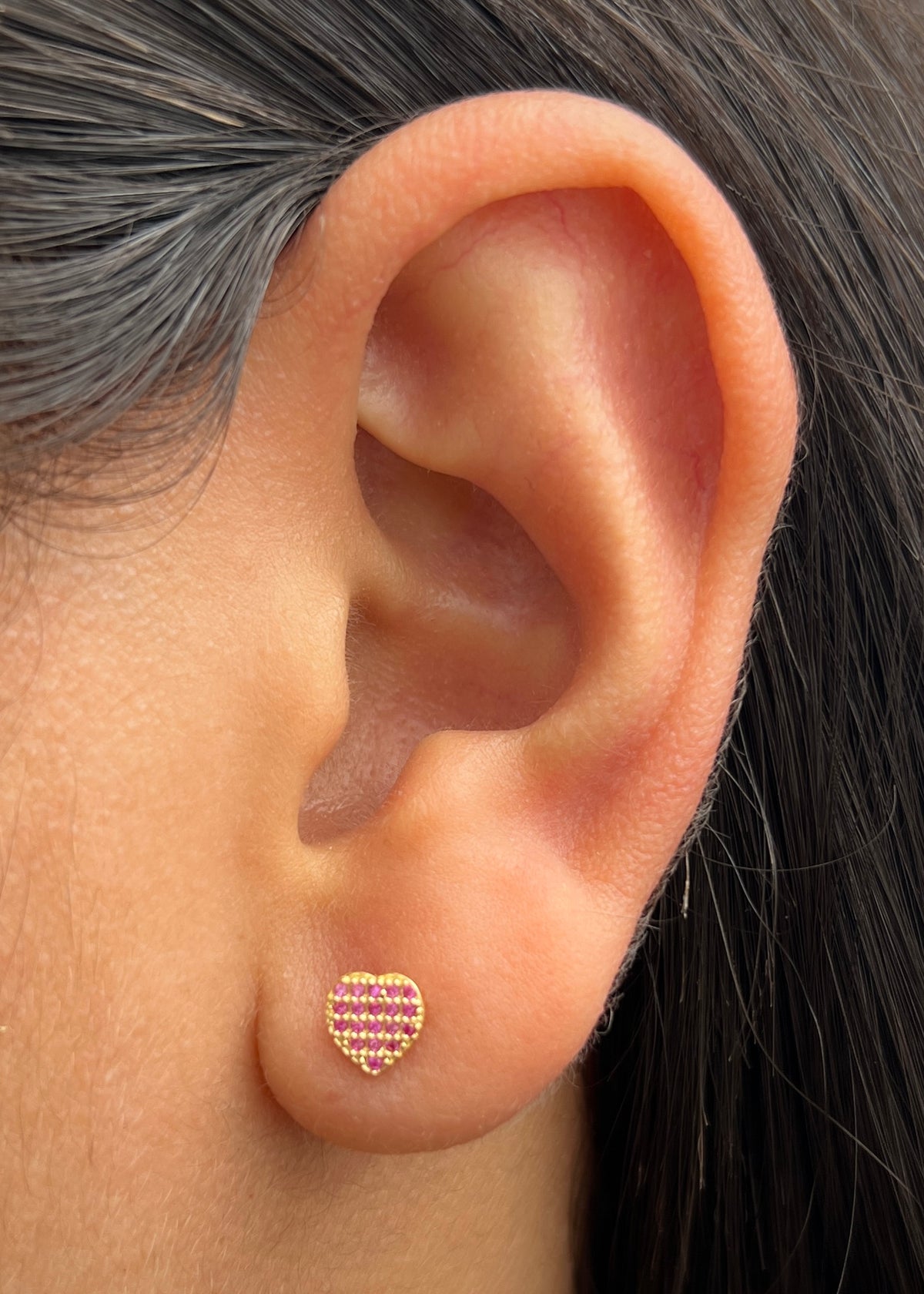 Topos Corazon con Swarovski Fucsia 0.9gr / 0.6cm / 5.9mm — Oro Amarillo