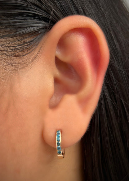 Candongas con 40pts de diamantes azules 2.55gr / Largo 1.4cm / Oro Rosado (Joya) M