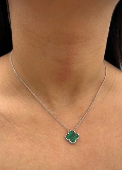 Cadena lucky clover piedra verde 3.55gr / Largo 40cm / Oro Blanco italy cte M