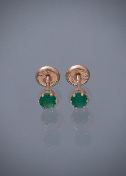 Topos con 30pts de esmeralda 0.75gr / Largo 0.38cm / Oro Rosado (Joya) M