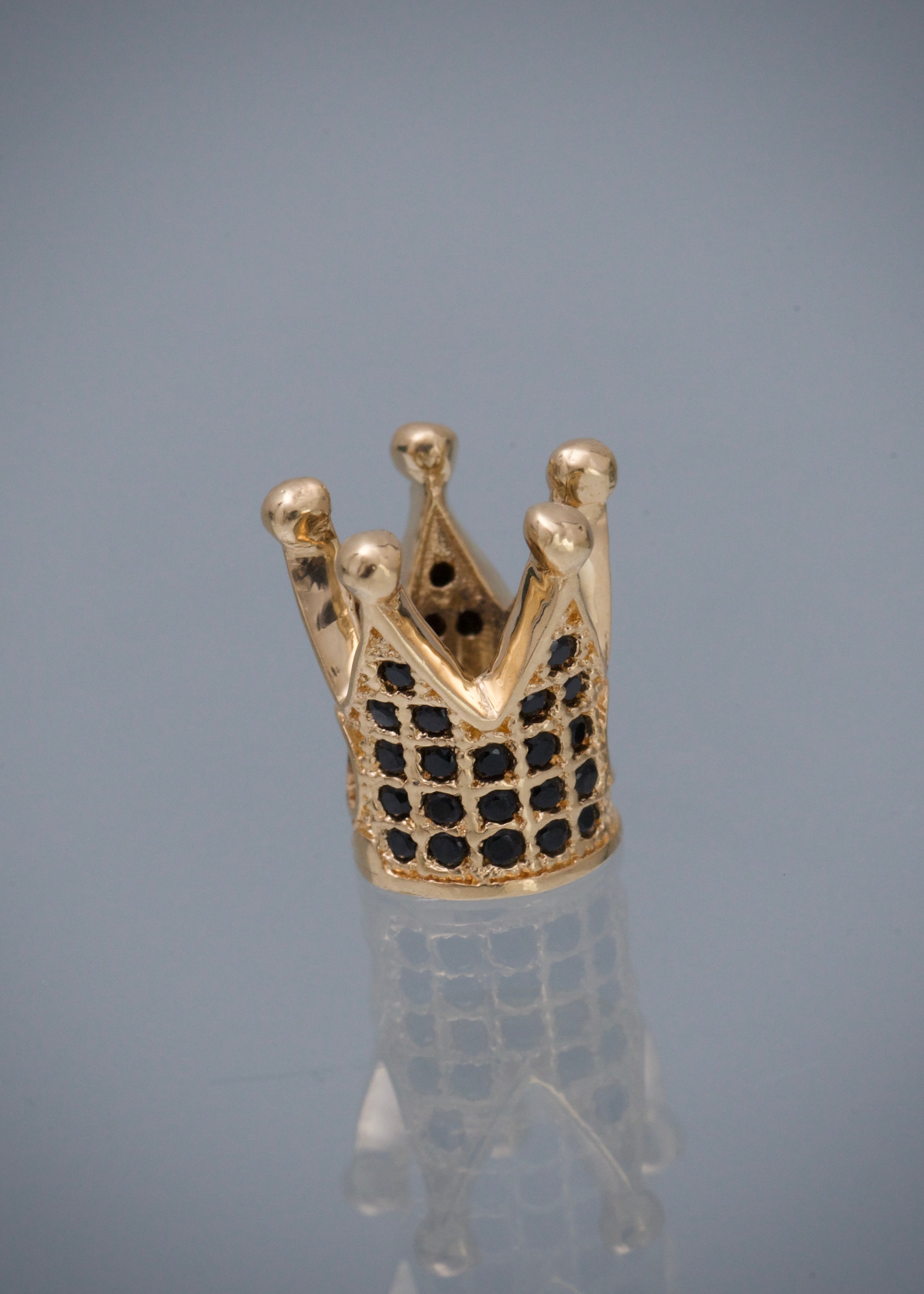 Herraje corona con swarovski negro 1.75gr / Largo 0.5cm / Oro Amarillo Nac B