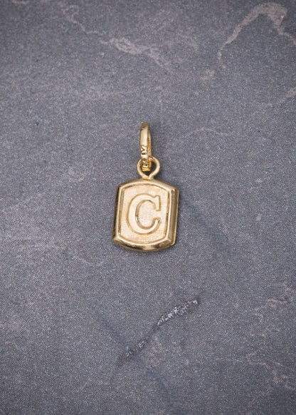 Dije letra C 0.3gr / Largo 1.5cm / Oro Amarillo Nac P