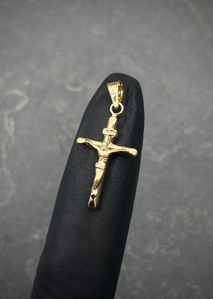 Dije cristo 0.7gr / Largo 2.7cm / Oro Amarillo Nac P