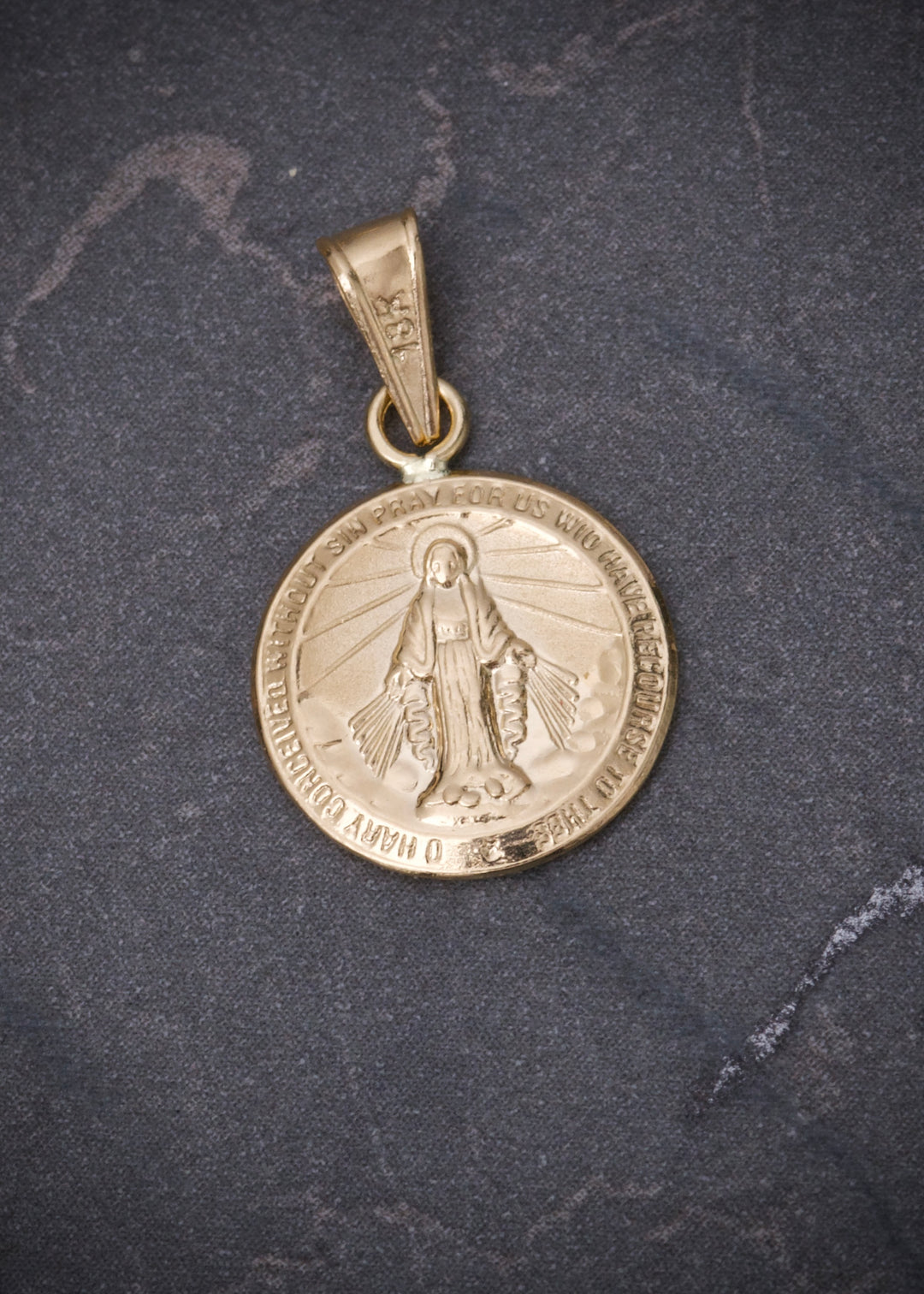 Dije Virgen de la milagrosa 0.7gr / Largo 1.9cm — Oro Amarillo