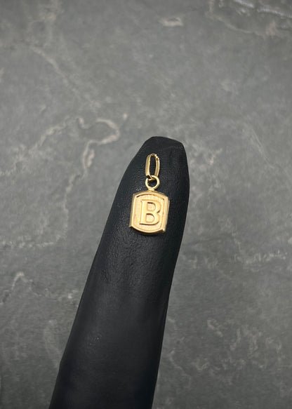 Dije letra B 0.35gr / Largo 1.5cm / Oro Amarillo Nac P