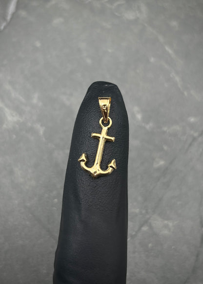 Dije de ancla 0.4gr / Largo 1.9cm — Oro Amarillo