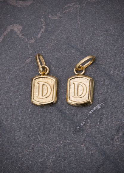 Dije letra D 0.35gr / Largo 1.5cm / Oro Amarillo Nac P