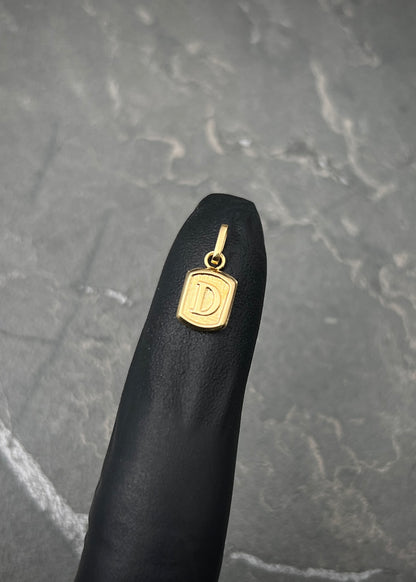 Dije letra D 0.35gr / Largo 1.5cm / Oro Amarillo Nac P