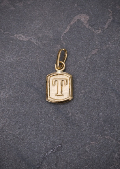 Dije letra T 0.3gr / Largo 1.5cm / Oro Amarillo Nac P