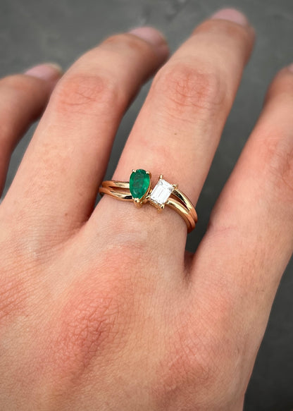 Anillo con 29pts de diamante y 29pts de esmeralda 3.05gr / TALLA 6 1/4 / Oro Rosado (Joya) B