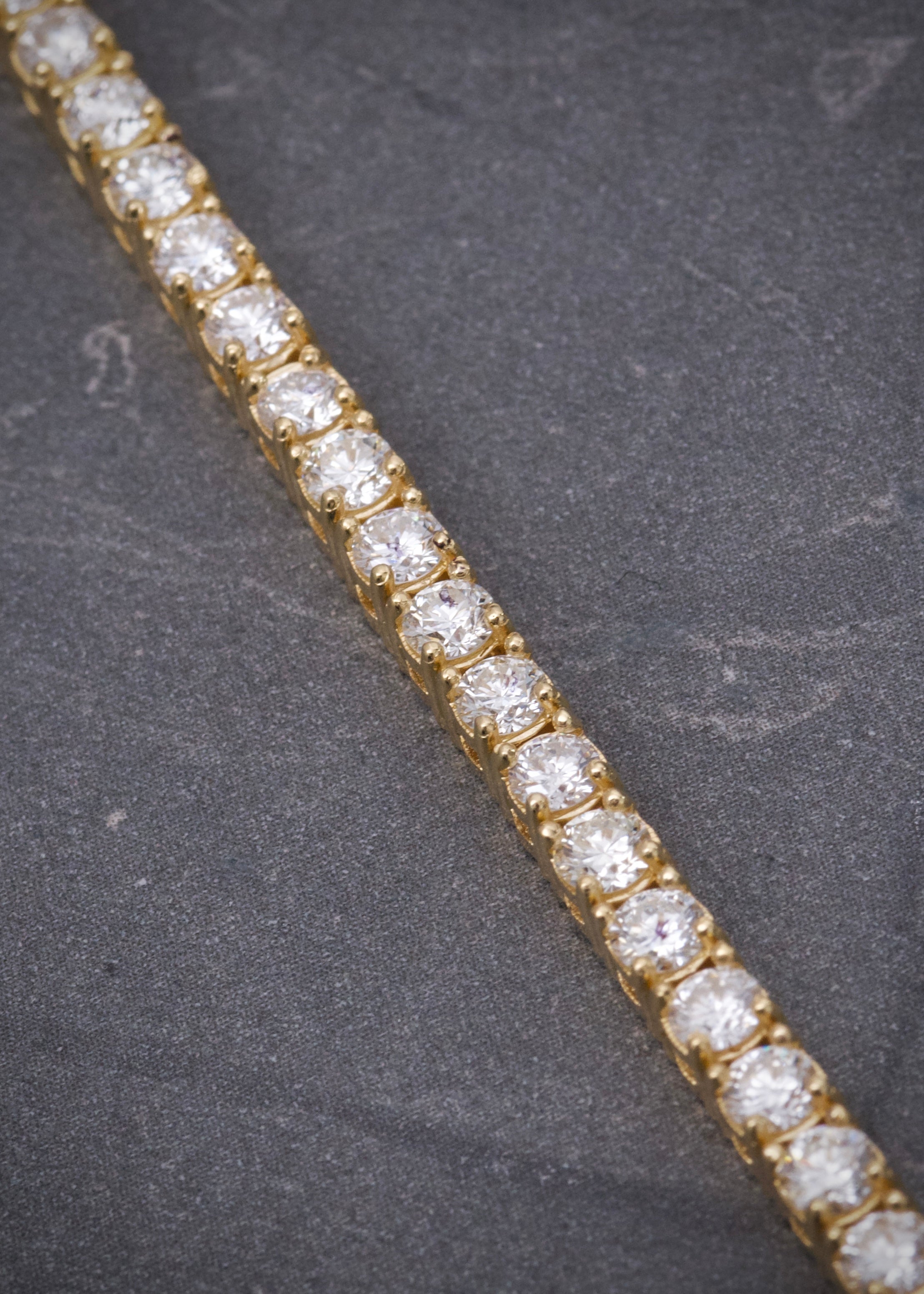 Pulso tenis con 574pts de diamantes 20.35gr / Largo 20.5cm / Oro Amarillo (Joya) M